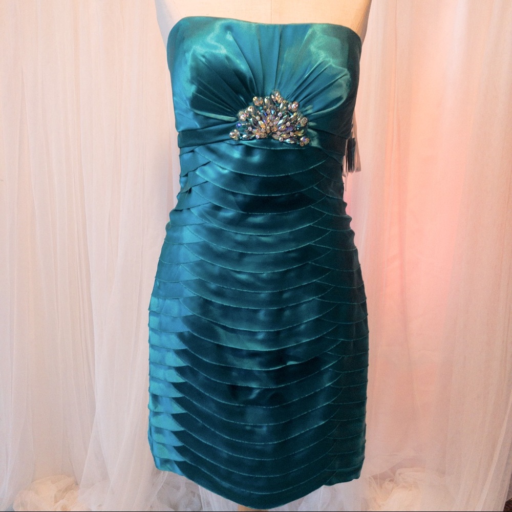 Tony Bowls Dress Size 12 Emerald Green